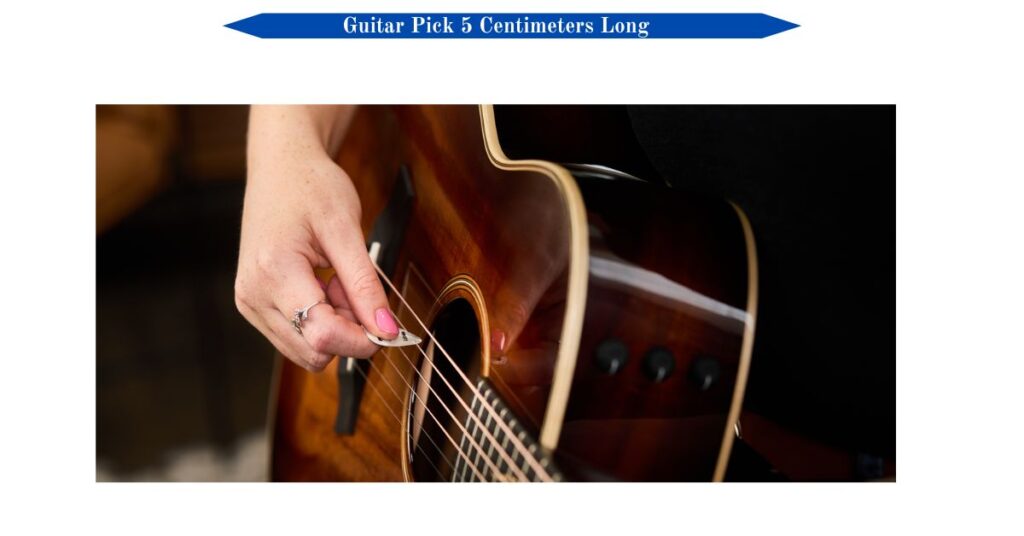 guitar-pick-5-centimeters-long